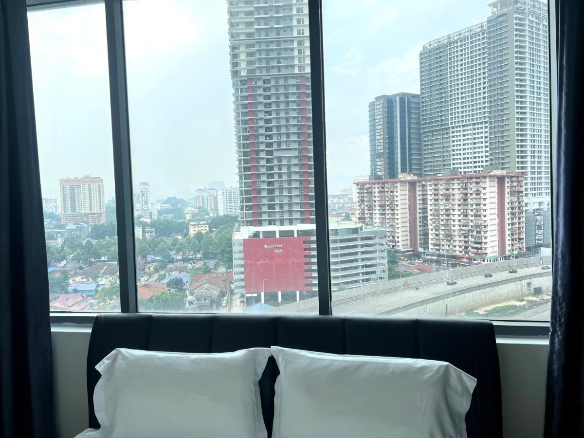 Summer Suites Klcc By Whollmark Kuala Lumpur Exterior foto